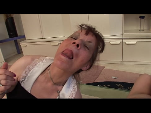 ❤️ Două bunicuțe și un bunic fac sex în trei ❤️ at ro.serviporno.ru ❌